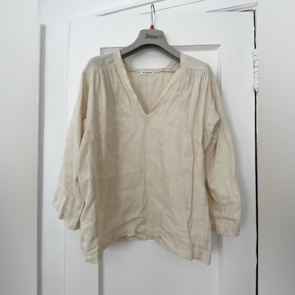 MASSCOB Linen V-Neck Top